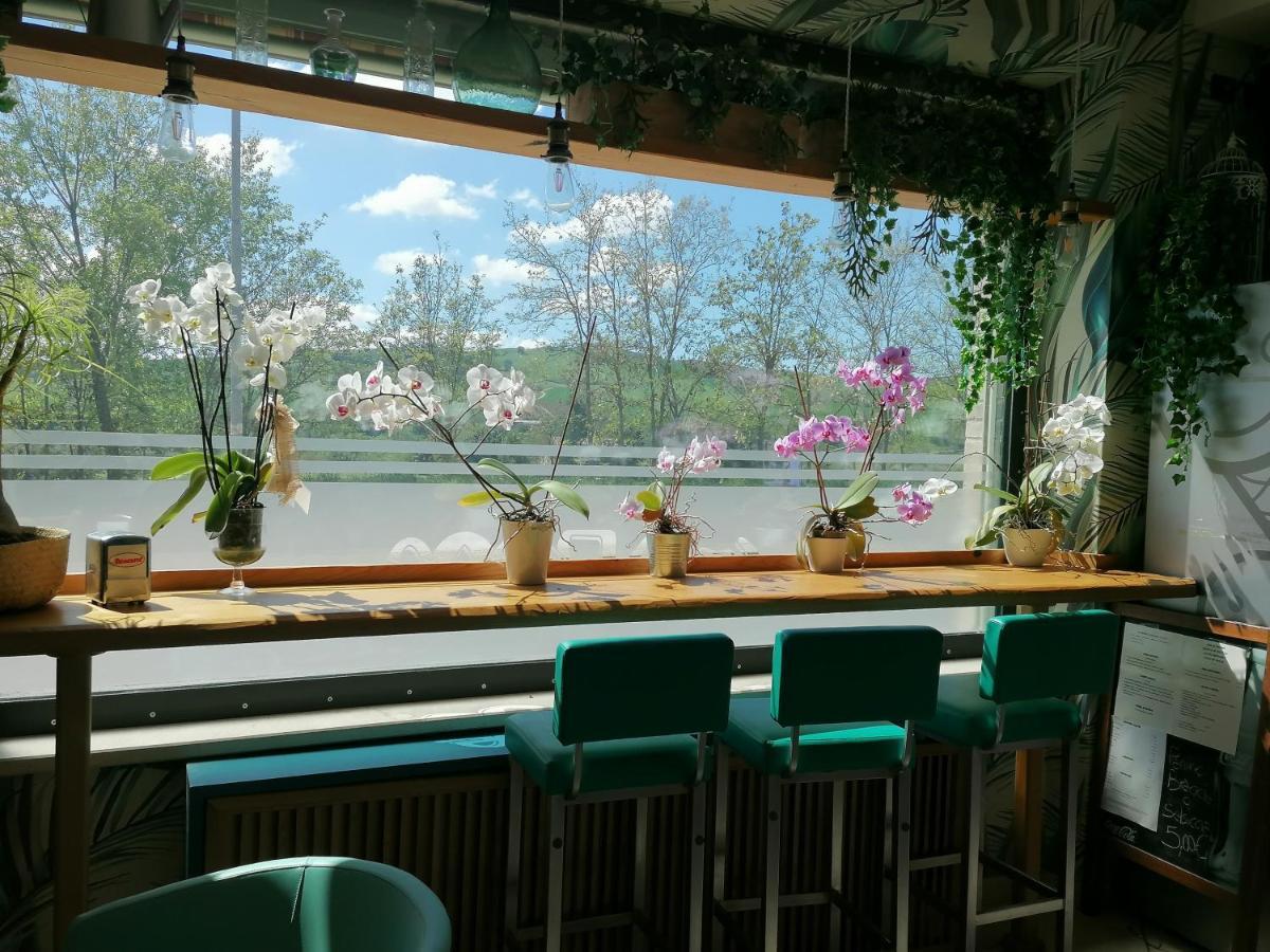 Albergo Le 2 Rose Сан-Северино-Марке Екстер'єр фото