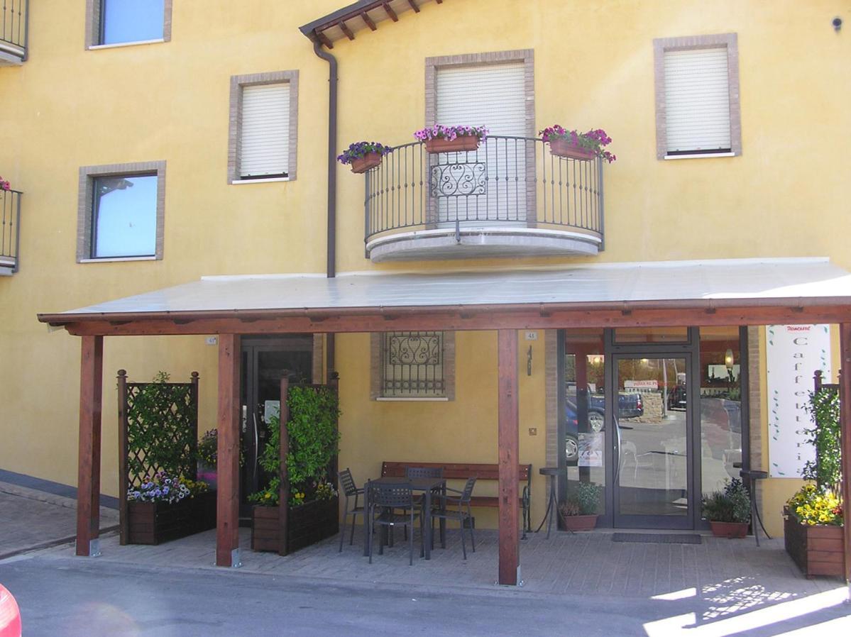 Albergo Le 2 Rose Сан-Северино-Марке Екстер'єр фото