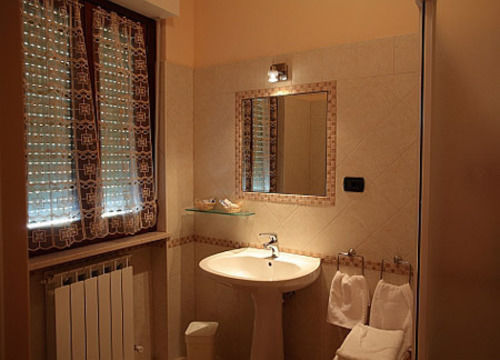 Albergo Le 2 Rose Сан-Северино-Марке Екстер'єр фото